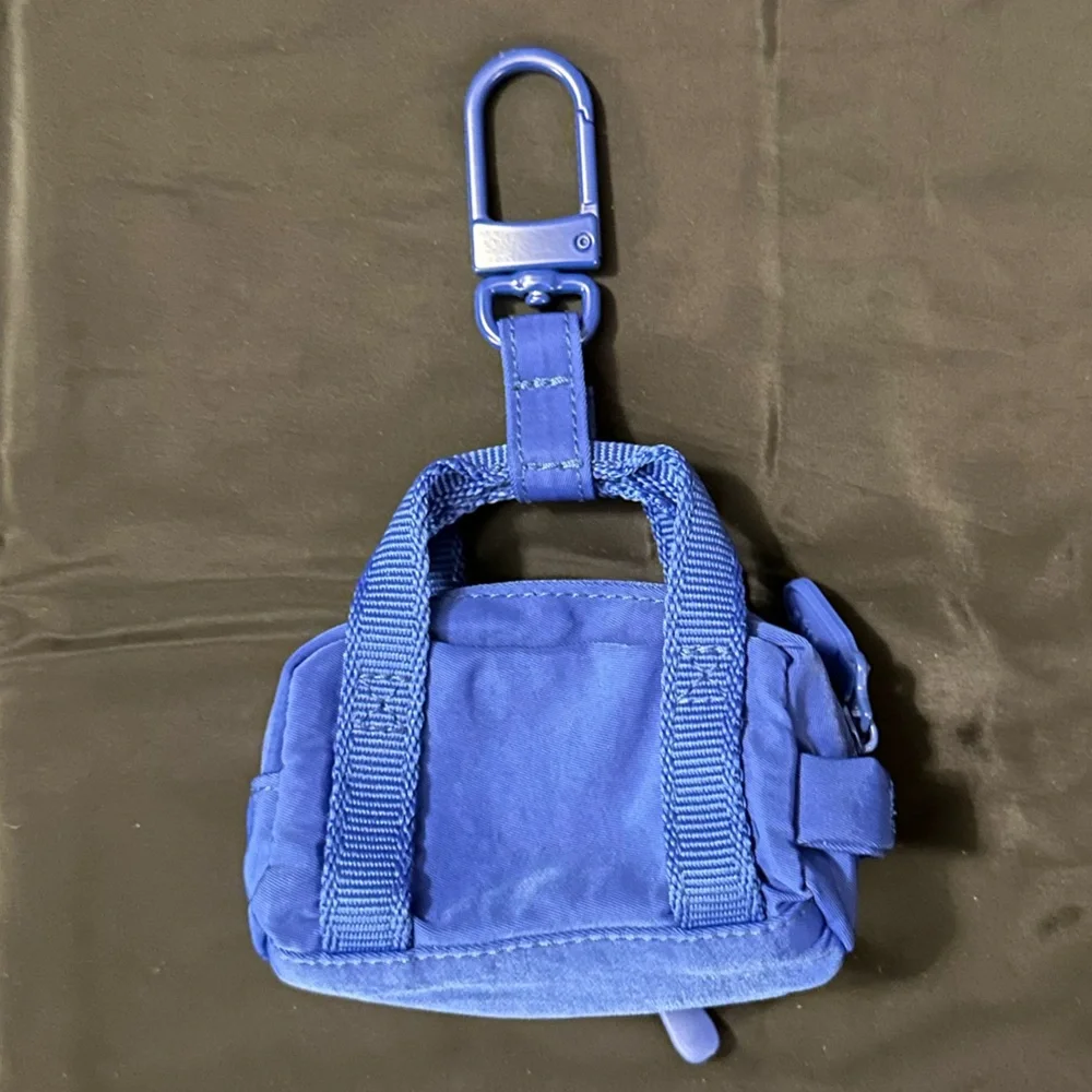 NWOT BÉIS The Sport Duffle Charm in Cobalt — Limited Edition - Picture 2 of 2